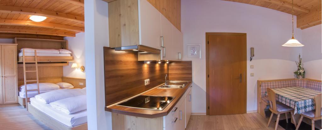Garni Miriam Hotell La Villa  Rum bild