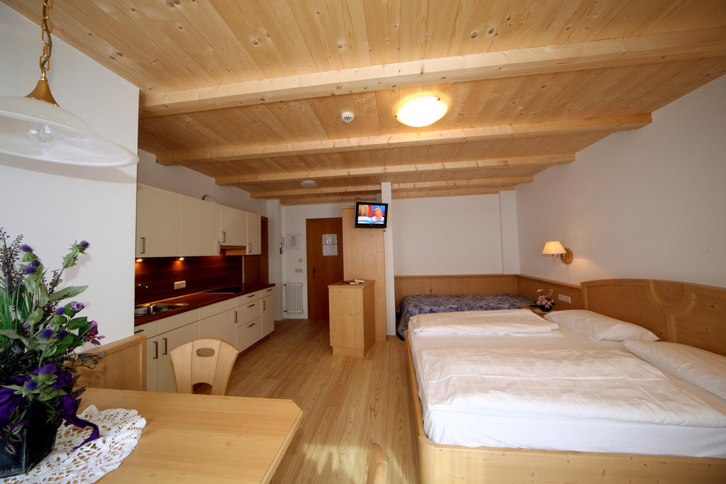 Garni Miriam Hotell La Villa  Rum bild