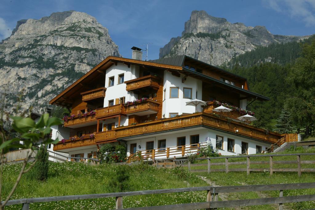 Garni Miriam Hotell La Villa  Exteriör bild
